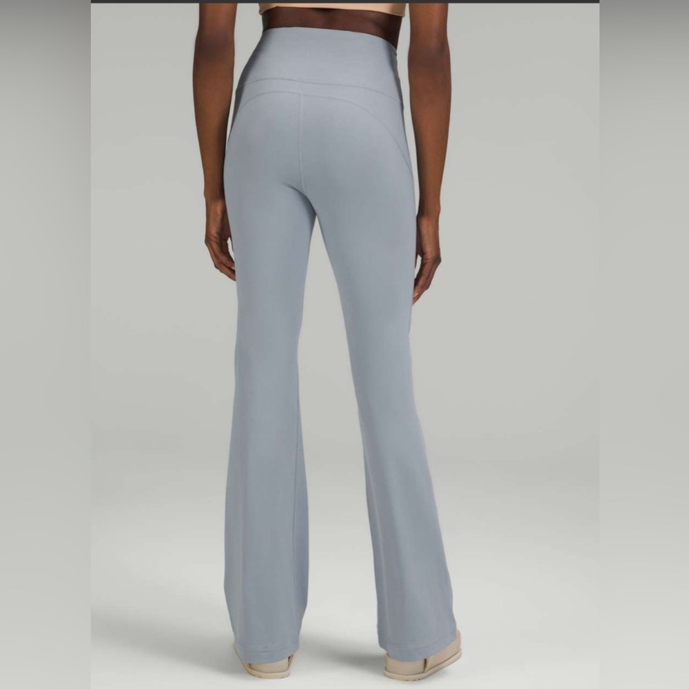 Lululemon Groove Super-High-Rise Flared Pant Nulu Chambray size 18 nwot